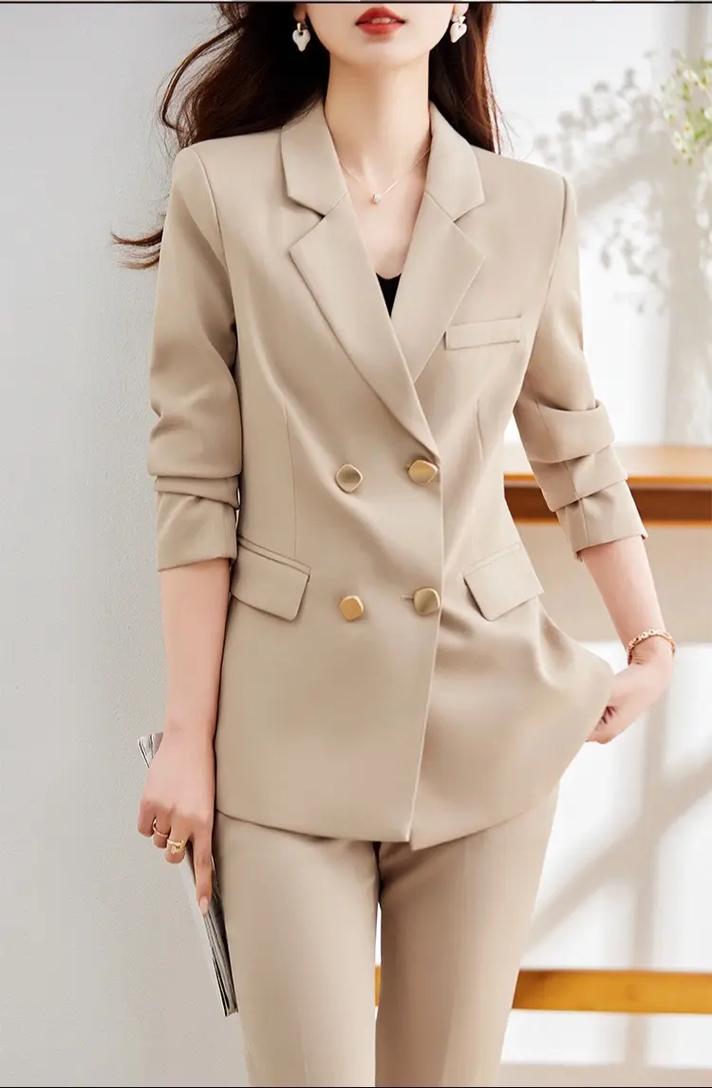 中长款女西装套装修身之路,展现职场女性的独特魅力 MI家设计百科 中长款女西装套装修身之路,展现职场女性的独特魅力 中长款女西装套装修身之路,展现职场女性的独特魅力 MI家设计百科