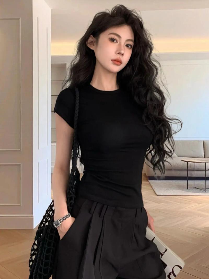 修身款T恤短袖女装,打造夏日清新风采_穿搭攻略分析 MI家装修攻略 修身款T恤短袖女装,打造夏日清新风采_穿搭攻略分析 修身款T恤短袖女装,打造夏日清新风采_穿搭攻略分析 MI家装修攻略
