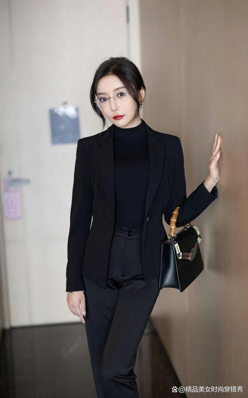 修身魅力,黑色经典_女式黑西装修身的时尚演绎 MI家装修经验 修身魅力,黑色经典_女式黑西装修身的时尚演绎 修身魅力,黑色经典_女式黑西装修身的时尚演绎 MI家装修经验