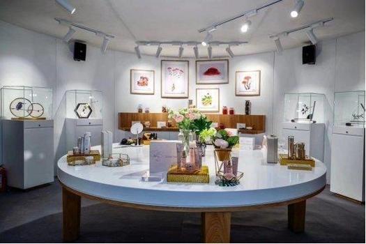 南京化妆品店装修,演绎时尚与品质的完美融合 MI家公司推荐 南京化妆品店装修,演绎时尚与品质的完美融合 南京化妆品店装修,演绎时尚与品质的完美融合 MI家公司推荐
