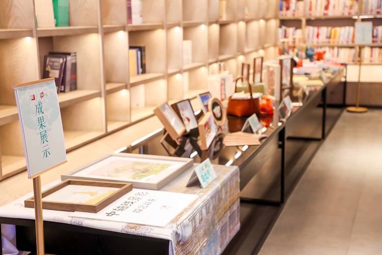 文旅纪念品店,打造沉浸式购物体验的艺术空间 MI家设计指南 文旅纪念品店,打造沉浸式购物体验的艺术空间 文旅纪念品店,打造沉浸式购物体验的艺术空间 MI家设计指南